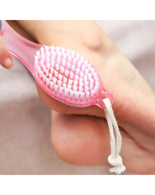Outil Soins Pieds 4 en 1 : Râpe Pieds, Brosse Ongles, Anti Callosités et Peau morte